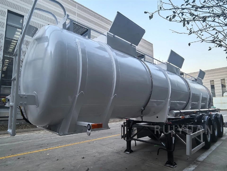 Plastic tanker trailer1